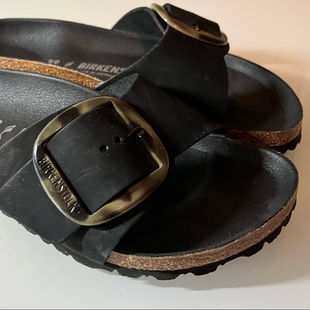 Big buckle Birkenstocks